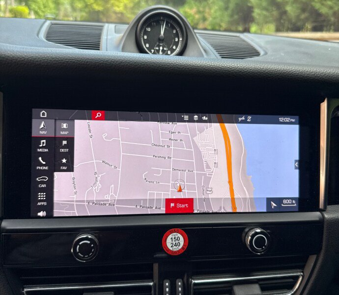 Certified 2023 Porsche Macan AWD/4WD image 7