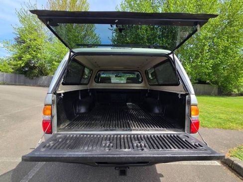Used 2002 Toyota Tacoma 2WD Regular Cab w/ Enhancement Pkg image 7