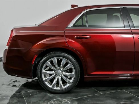 Used 2020 Chrysler 300 Touring w/ Chrome Appearance Package image 11