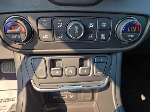 Certified 2021 GMC Terrain SLT w/ Infotainment Package II AWD/4WD image 22