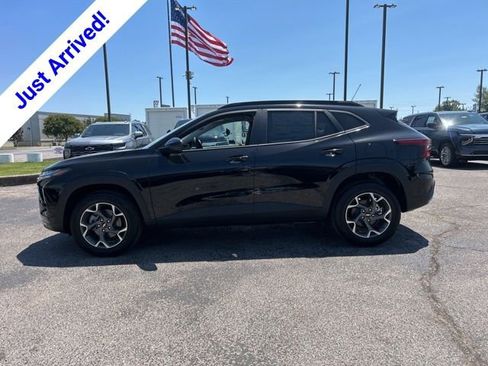 New 2026 Chevrolet Trax LT w/ Driver Confidence Package FWD image 6
