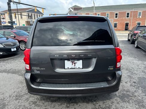 Used 2019 Dodge Grand Caravan GT FWD image 3
