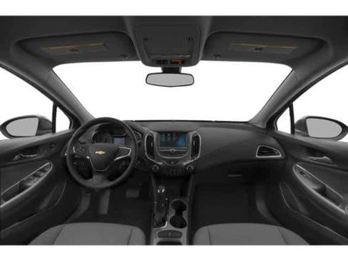 Used 2018 Chevrolet Cruze LT w/ Convenience Package FWD image 11