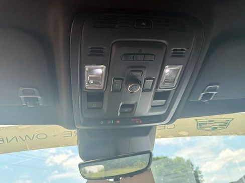 Certified 2024 Cadillac Escalade ESV Premium Luxury w/ Performance Package AWD/4WD image 18