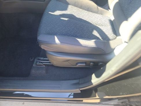 Used 2025 Subaru Forester Premium image 8