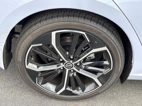 Used 2024 Nissan Altima 2.5 SR image 14