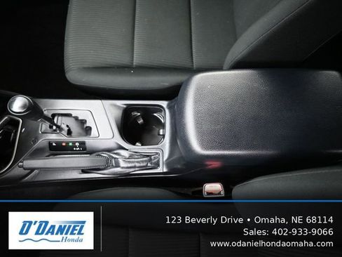 Used 2018 Toyota RAV4 LE w/ All Weather Liner Package AWD/4WD image 33