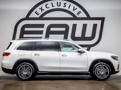 Used 2024 Mercedes-Benz GLS 450 4MATIC image 8