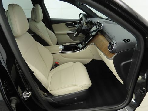 Used 2024 Mercedes-Benz GLC 300 4MATIC image 20