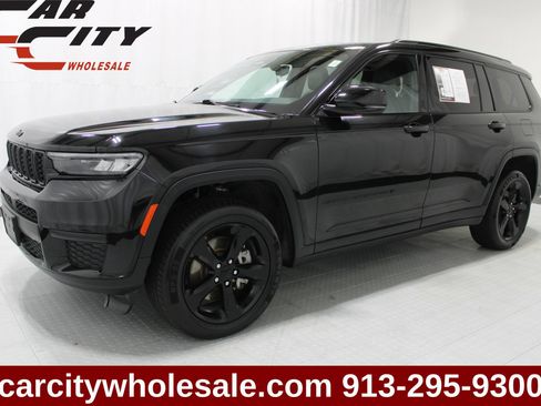 Used 2023 Jeep Grand Cherokee L Laredo AWD/4WD image 1