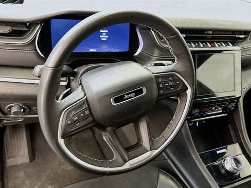 Used 2024 Jeep Grand Cherokee L Laredo image 18