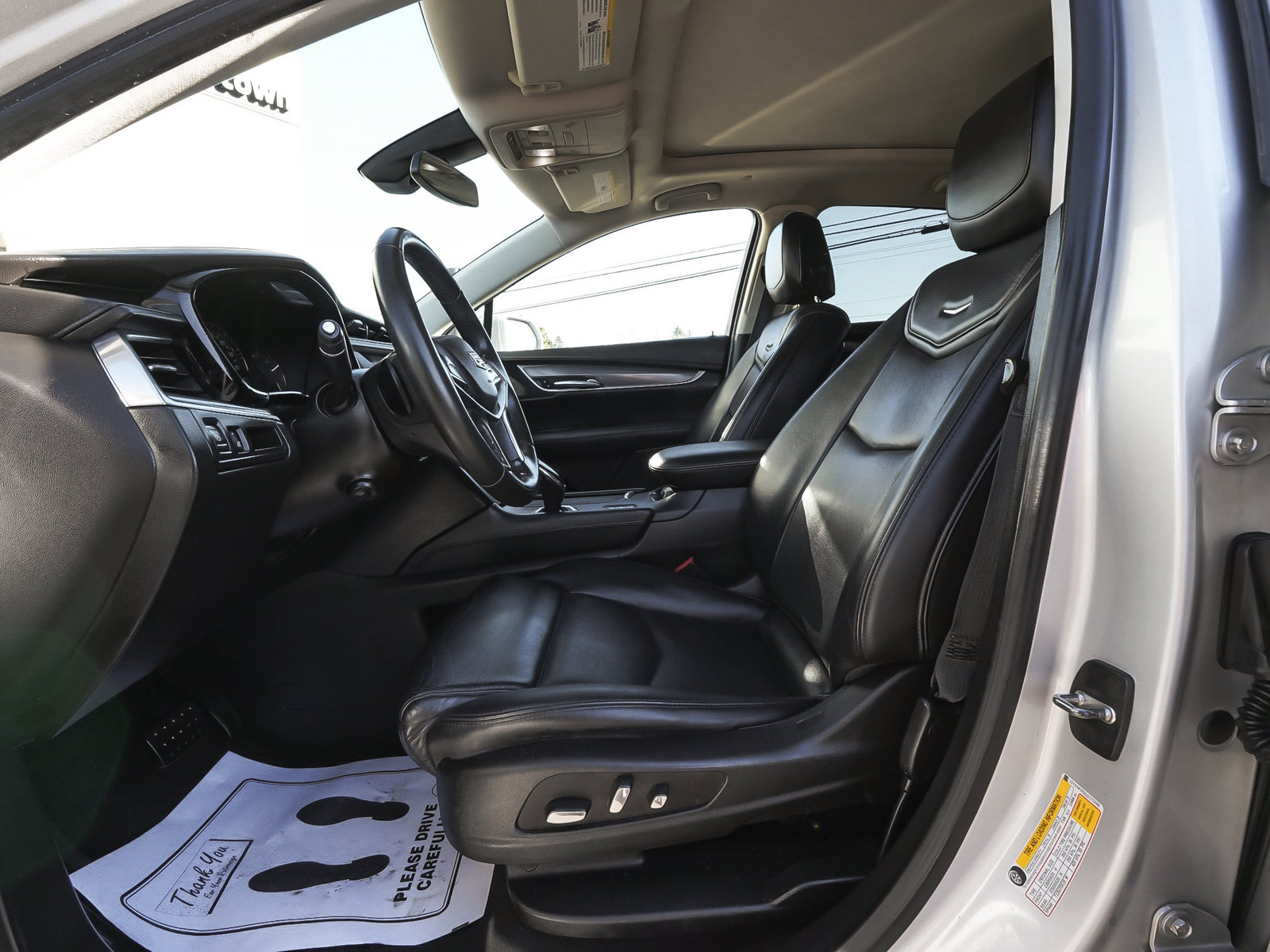 Used 2018 Cadillac XT5 Premium Luxury w/ Driver Assist Package AWD/4WD image 33