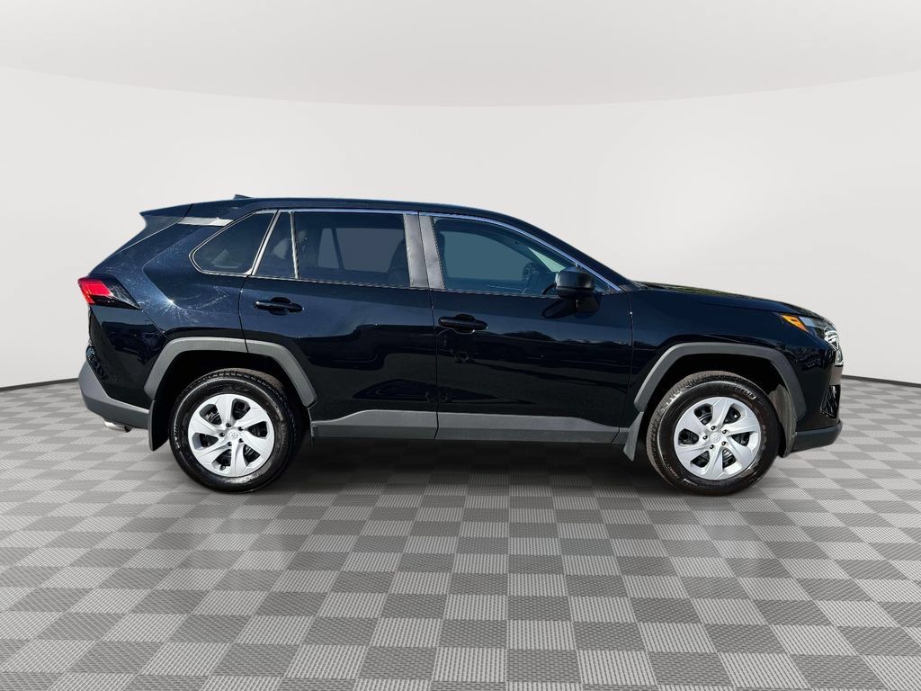 Used 2025 Toyota RAV4 LE AWD/4WD image 8