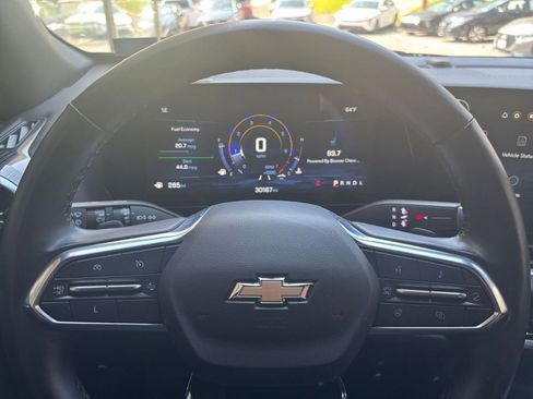 Used 2025 Chevrolet Equinox LT FWD image 29