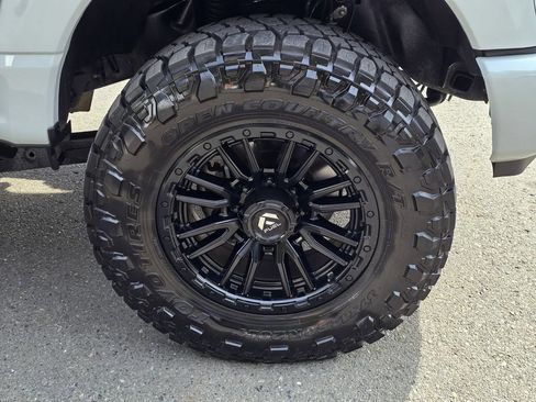 Used 2025 Ford F350 Platinum AWD/4WD image 9