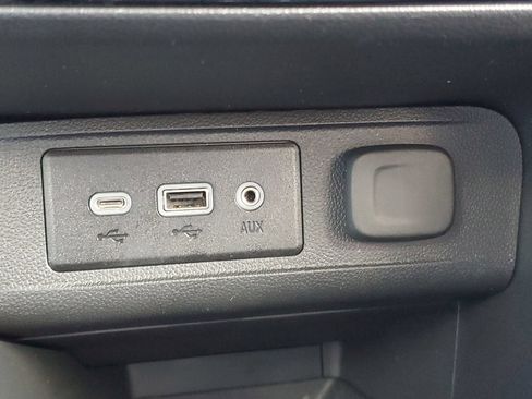 Used 2023 Buick Encore GX Preferred w/ Cold Weather Comfort Package FWD image 29