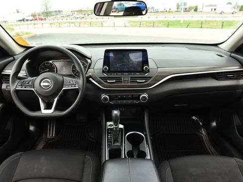 Used 2024 Nissan Altima 2.5 SV image 7