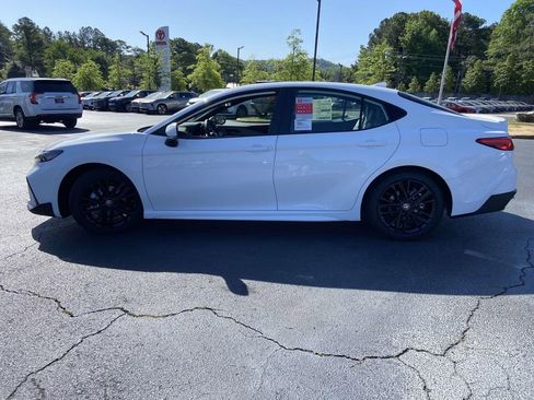 New 2026 Toyota Camry SE FWD image 6