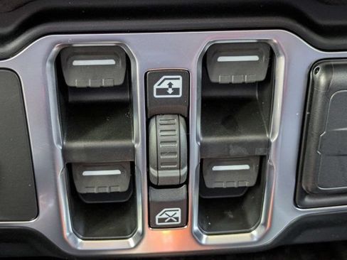 New 2026 Jeep Gladiator Sport AWD/4WD image 24
