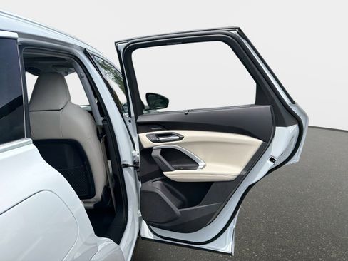 Used 2025 Audi Q5 Premium Plus image 25