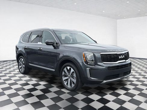 Used 2022 Kia Telluride S FWD image 3