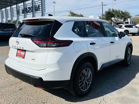 Certified 2025 Nissan Rogue S image 6