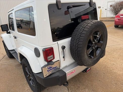 Used 2015 Jeep Wrangler Sahara w/ Dual Top Group image 18