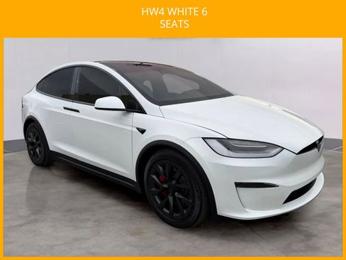Used 2023 Tesla Model X Plaid image 11