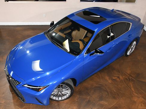 Used 2023 Lexus IS 300 w/ Premium Package RWD image 74