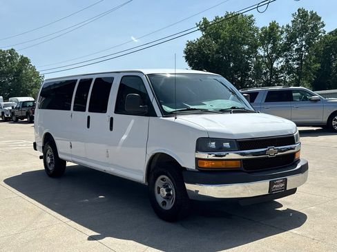 Used 2015 Chevrolet Express 3500 LT w/ LT Preferred Equipment Group RWD image 18