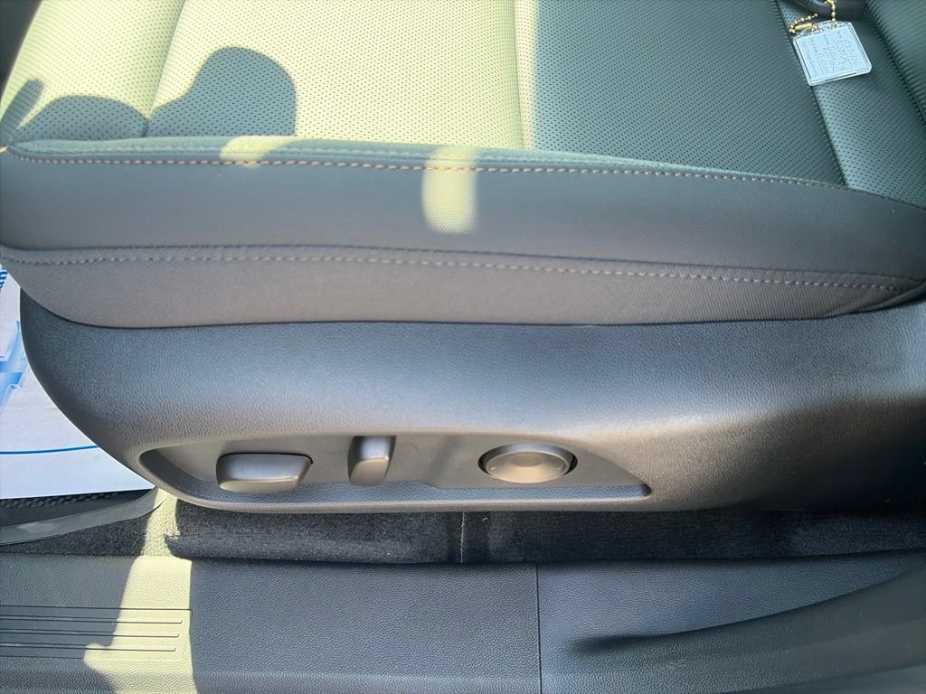 New 2027 GMC Terrain AT4 w/ Convenience Package III AWD/4WD image 18