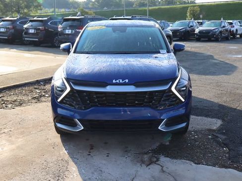 Used 2024 Kia Sportage EX FWD image 2