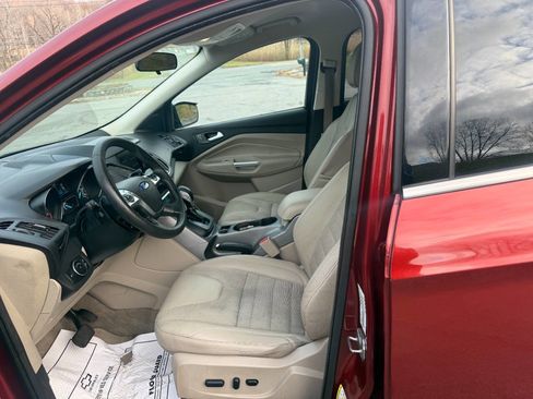 Used 2015 Ford Escape SE w/ SE Chrome Package image 9
