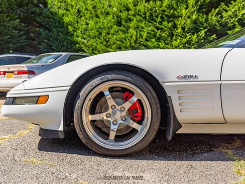 Used 1991 Chevrolet Corvette ZR-1 image 4