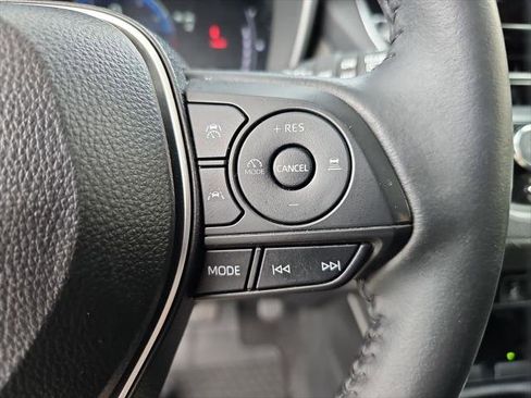 Certified 2024 Toyota Corolla Cross XLE AWD/4WD image 9
