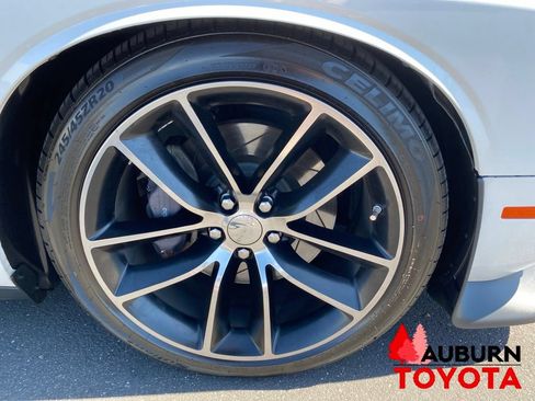 Used 2016 Dodge Challenger R/T Scat Pack w/ Driver Convenience Group RWD image 9