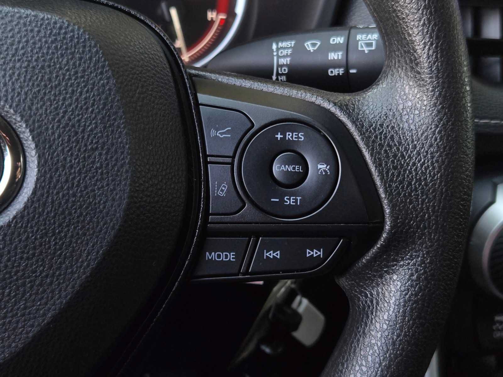 Certified 2025 Toyota RAV4 LE AWD/4WD image 19