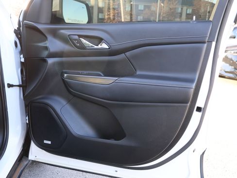 Used 2021 GMC Acadia SLT w/ Premium Package image 10