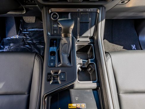 Used 2026 Lexus GX 550 w/ Accessory Package (2T) image 28