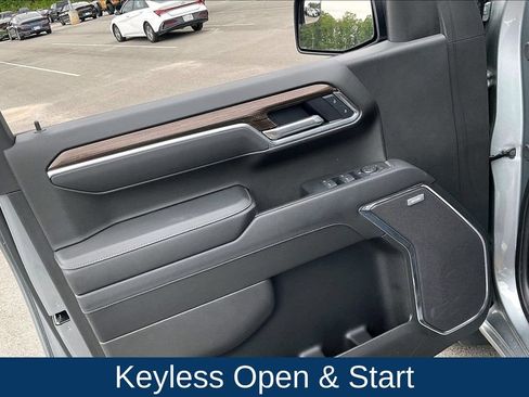 Used 2025 Chevrolet Silverado 1500 LT Trail Boss w/ Convenience Package II AWD/4WD image 30