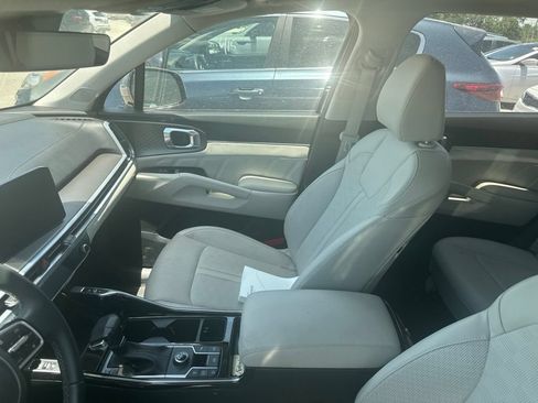 Certified 2024 Kia Sorento SX FWD image 11