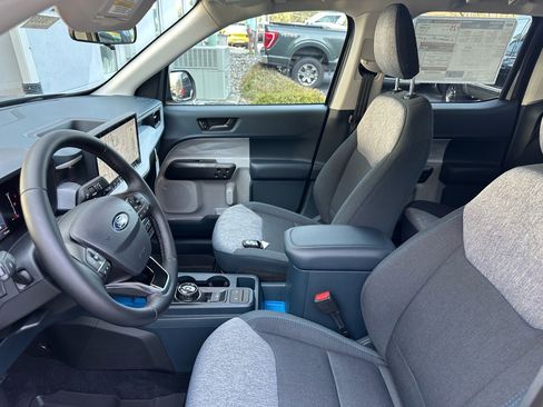 New 2026 Ford Maverick XLT image 15