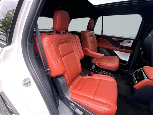 Used 2026 Lincoln Aviator Reserve w/ Luxury Package RWD image 26