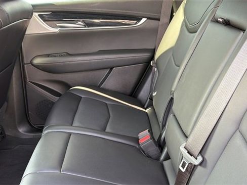 Certified 2025 Cadillac XT5 Premium Luxury image 19