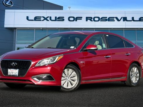 Used 2016 Hyundai Sonata SE image 1