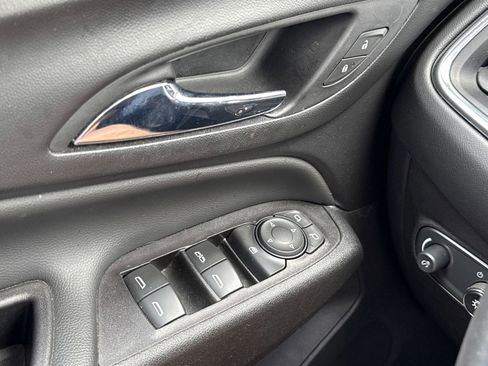 Used 2022 Chevrolet Equinox LT image 16