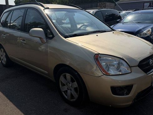 Used 2008 Kia Rondo LX w/ Convenience Pkg FWD image 6