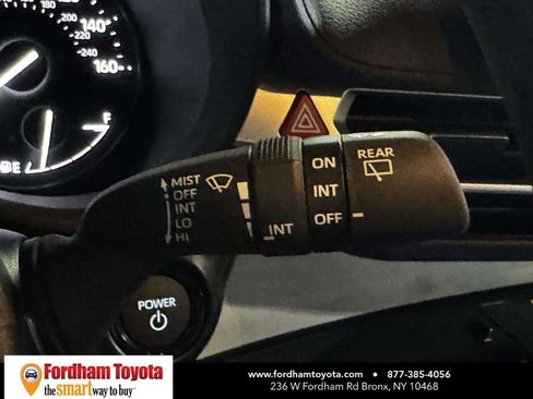Used 2025 Toyota Sienna LE FWD image 20