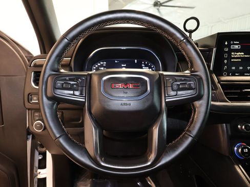Used 2024 GMC Yukon AT4 w/ Technology Package AWD/4WD image 10