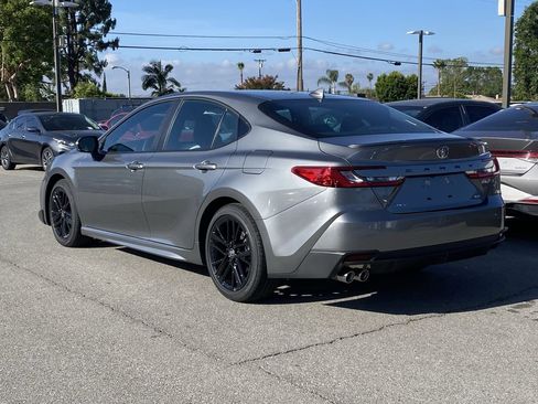 Used 2026 Toyota Camry SE image 4